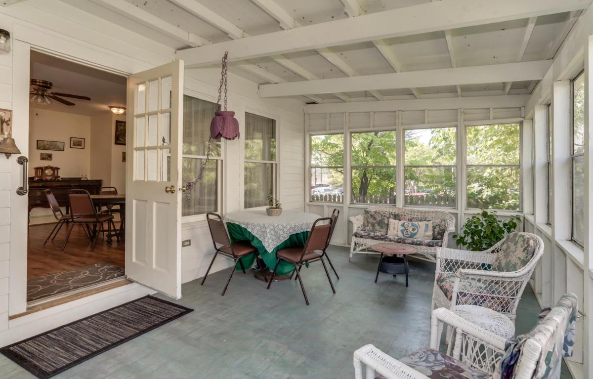Carrier Houses Bed & Breakfast - Housity