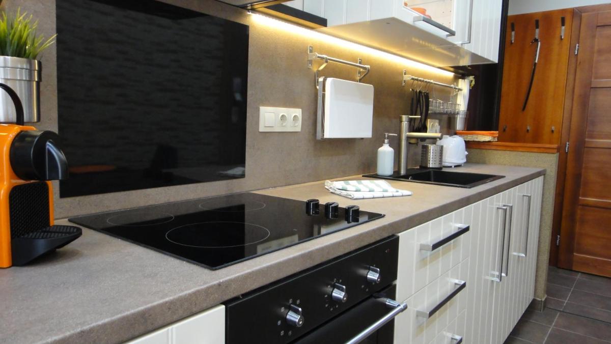 MgTels Apartman - with private parking - Housity