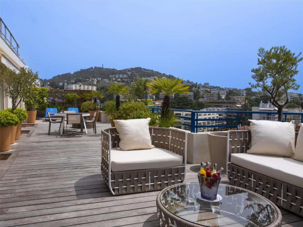 Vue générale sur la montagne ou vue sur la montagne depuis l'hôtel