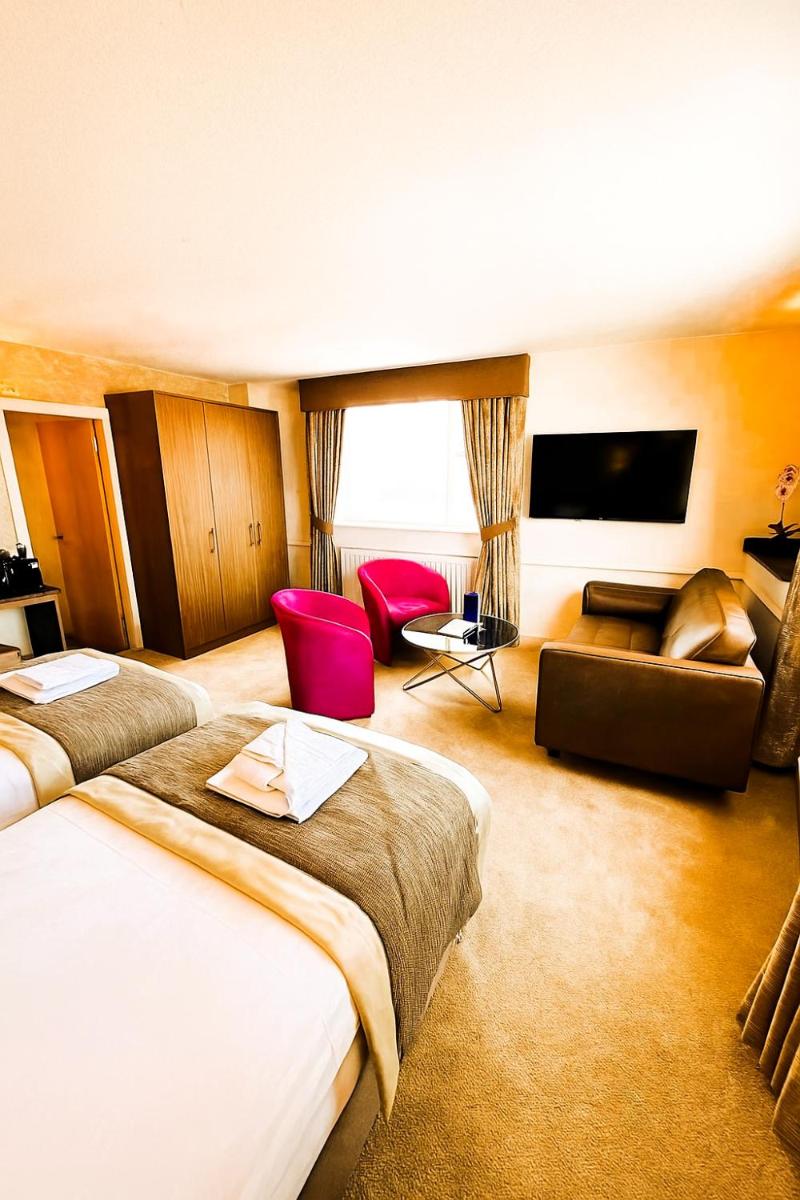 Claremont Hotel - All Inclusive! - Housity