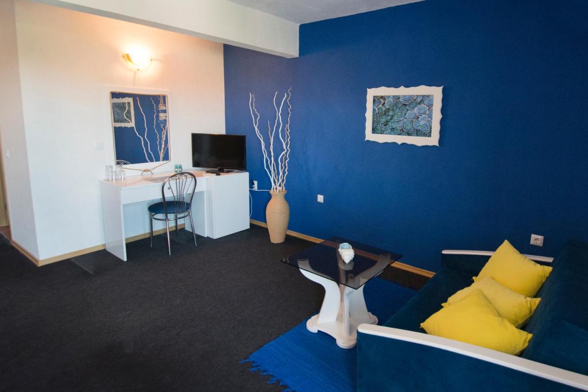 Family Hotel Four Seasons Tsarevo - Hizvo