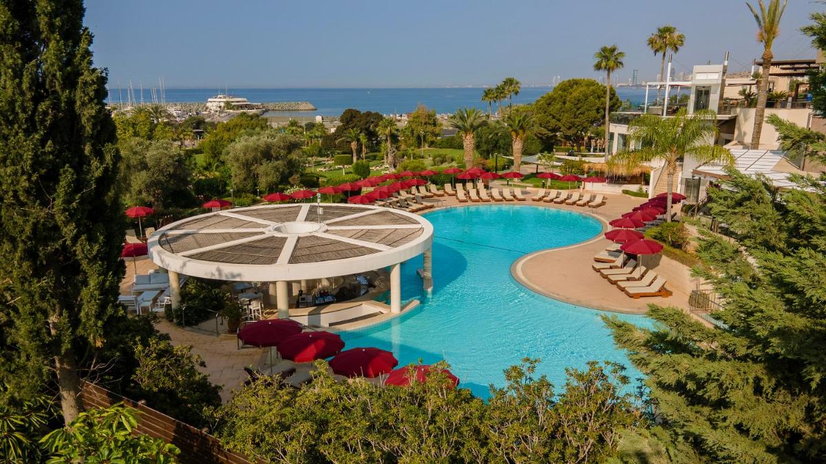 St Raphael Resort - Housity