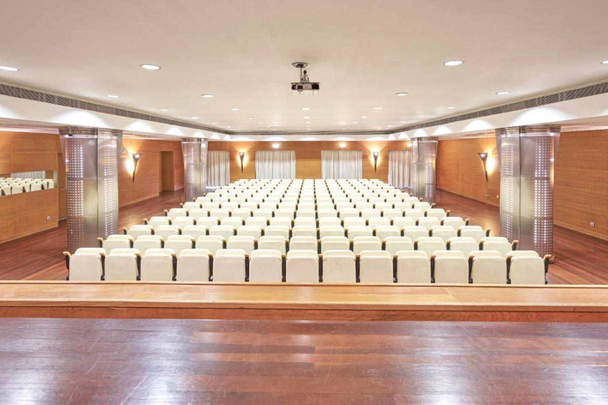 A área empresarial e/ ou a sala de conferências de Hotel Do Caracol