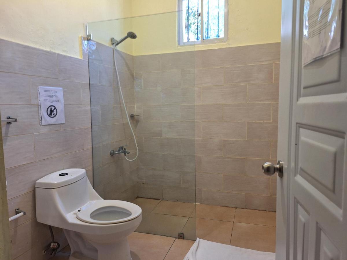 Hotel Enrique I Gazcue, Bed and Breakfast - Housity