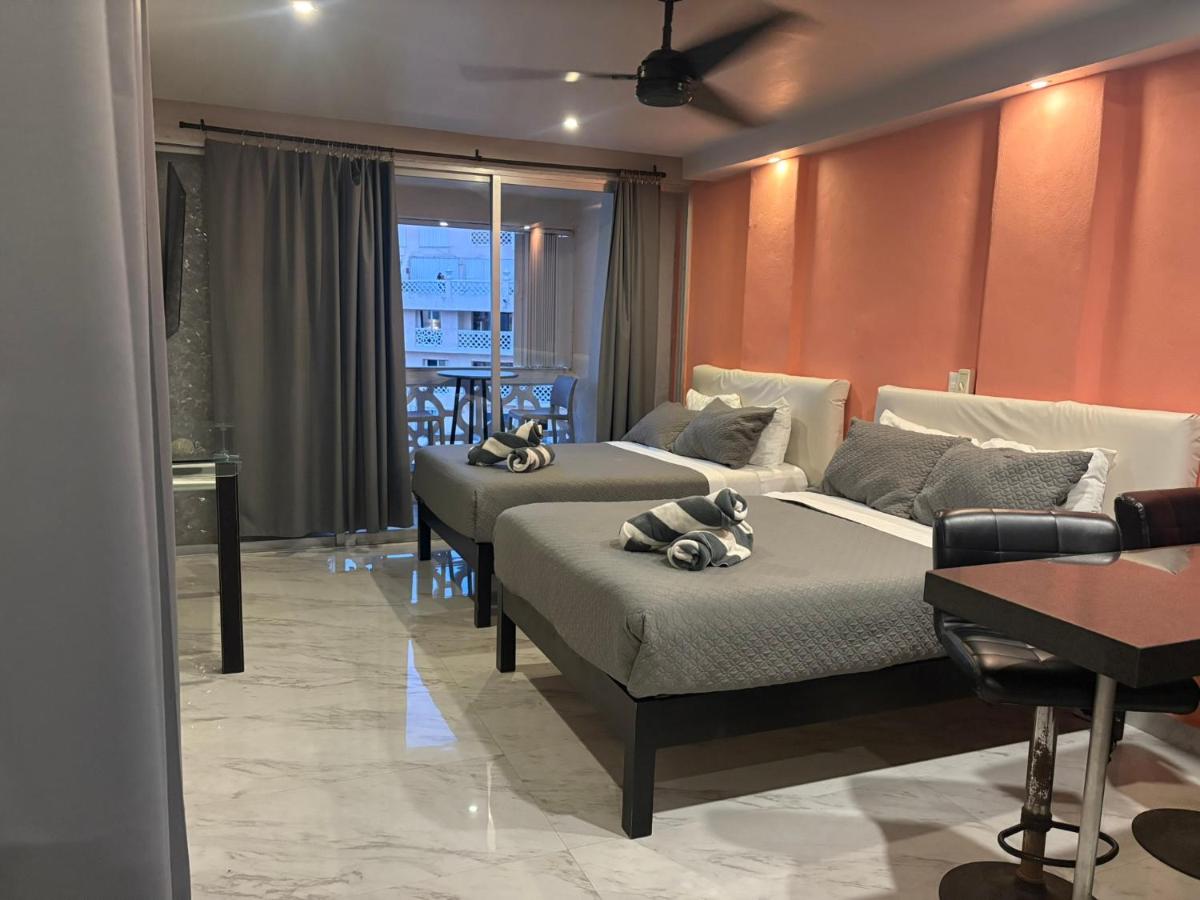 Cancun Plaza Condo Mexico - Housity
