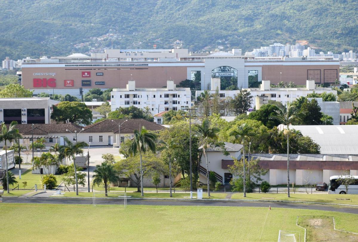 Suítes Trindade - Housity