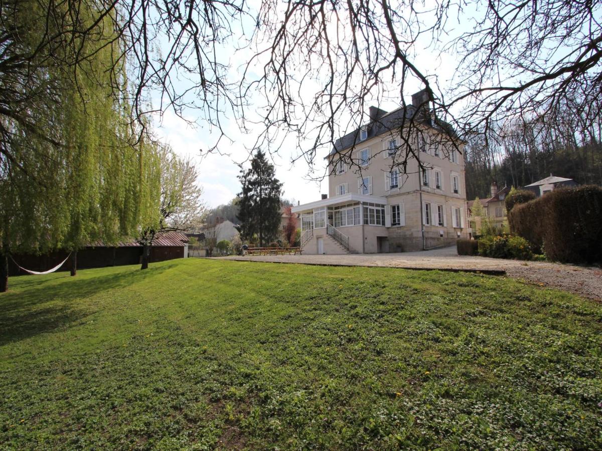 Château in Bar-sur-Seine Champagne Views - Housity