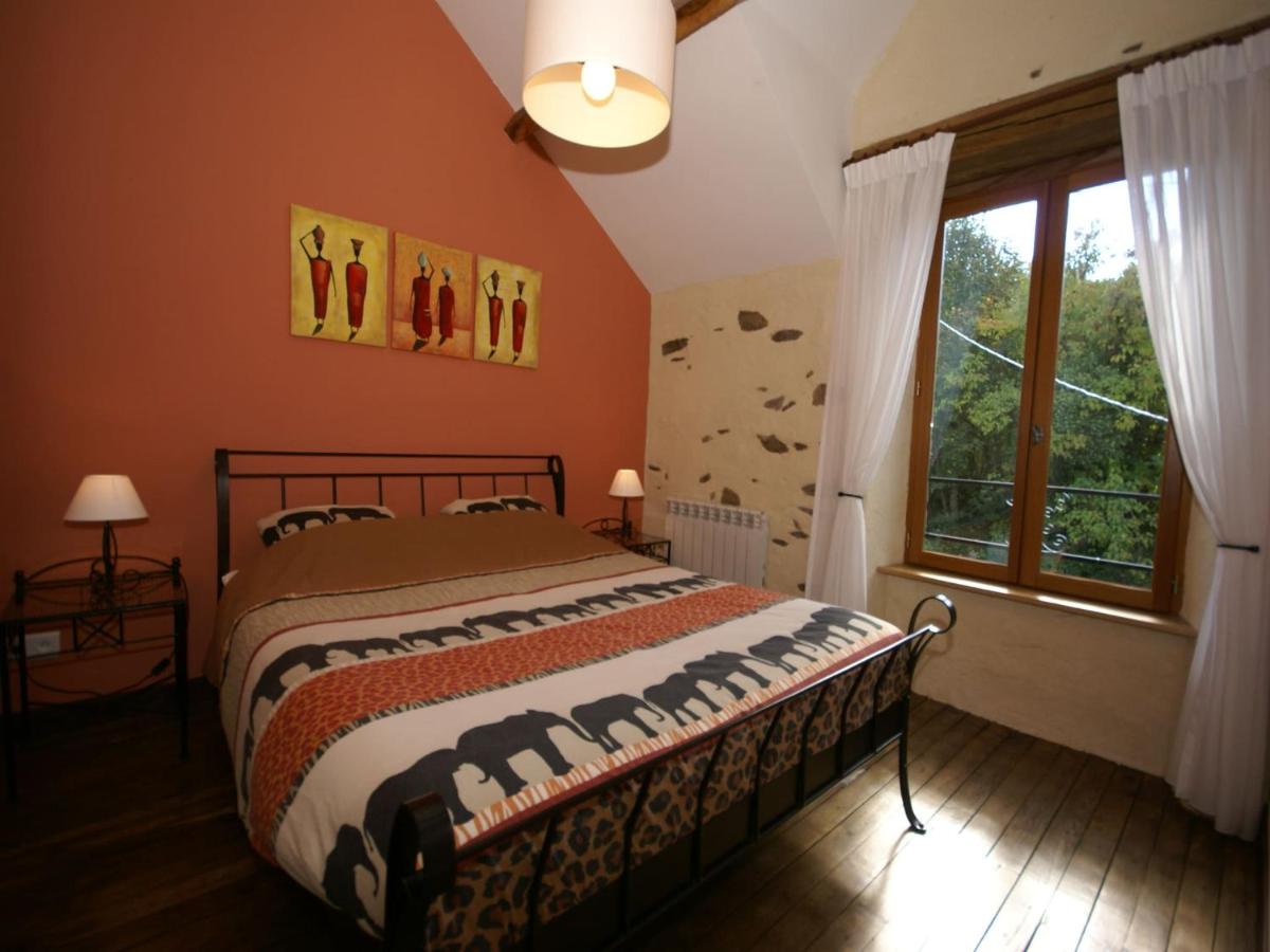 Holiday Home in Limoges with Saltwater Pool - Housity