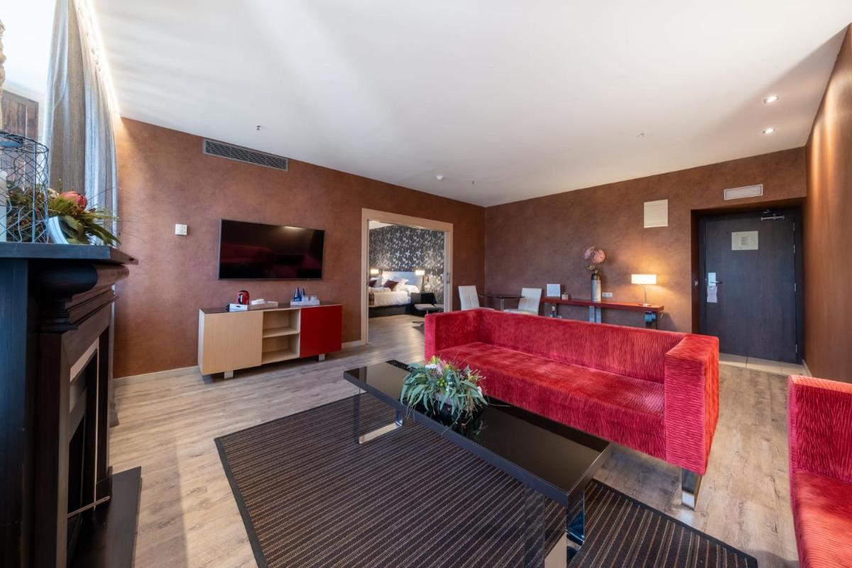 Una cocina o zona de cocina en Castilla Termal Burgo de Osma