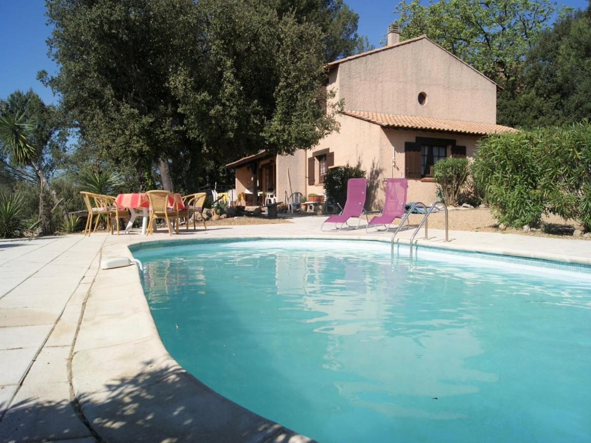 Villa in Provence with Pool and Vineyard Views - Housity