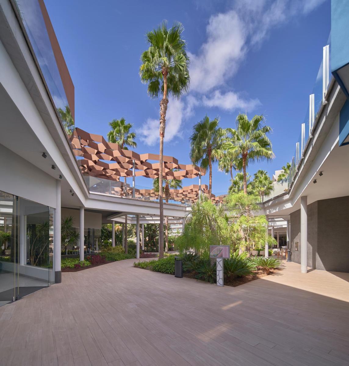 Jardín al aire libre en Radisson Blu Resort & Spa, Gran Canaria Mogan