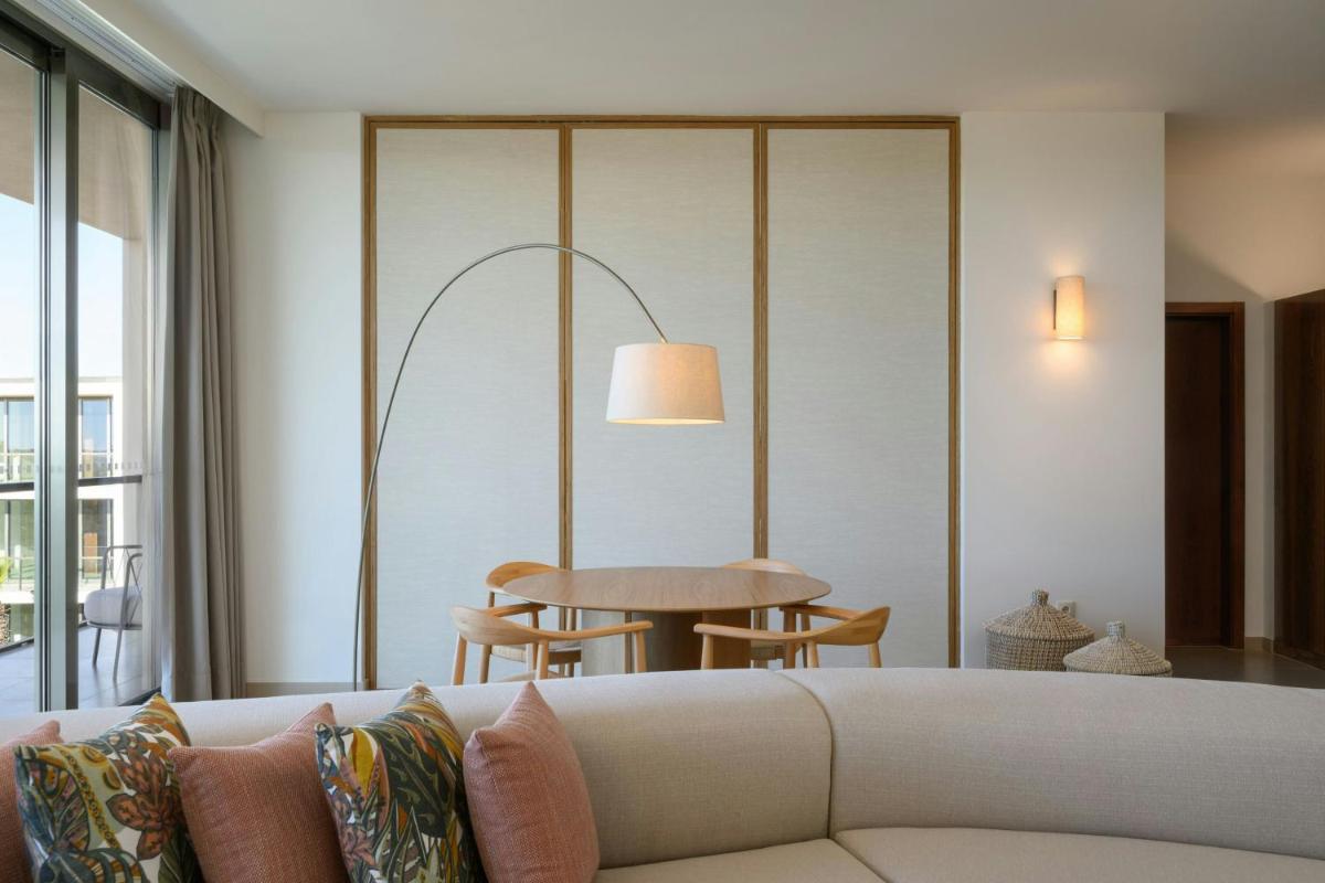 Uma área de estar em The Westin Salgados Beach Resort, Algarve