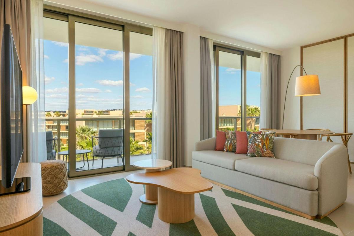 Uma área de estar em The Westin Salgados Beach Resort, Algarve