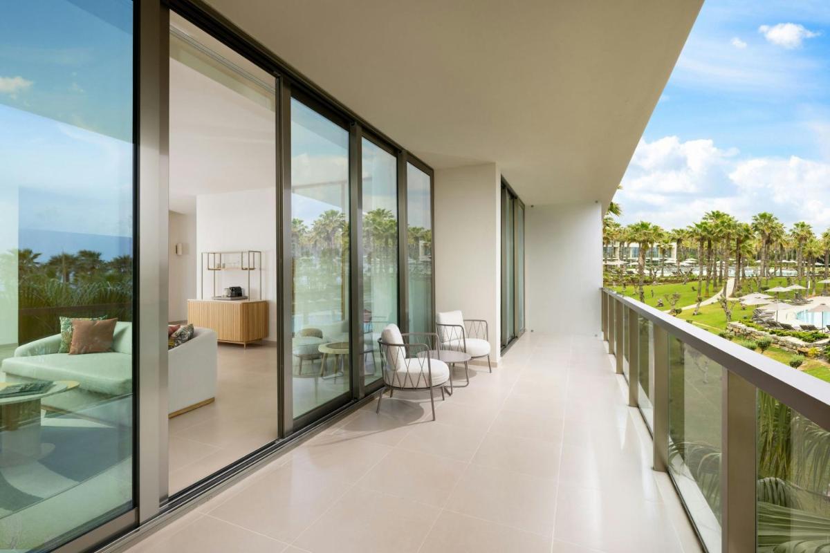 Uma varanda ou terraço em The Westin Salgados Beach Resort, Algarve