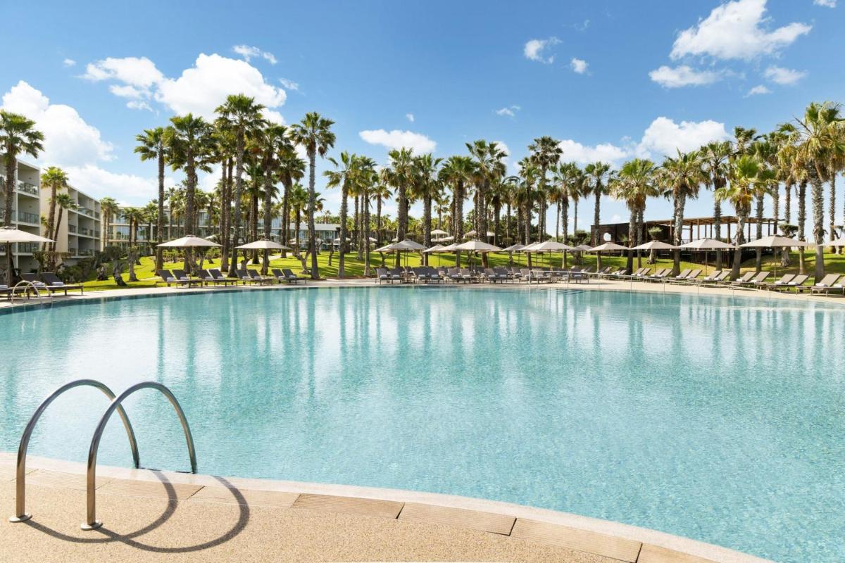 A piscina em ou perto de The Westin Salgados Beach Resort, Algarve