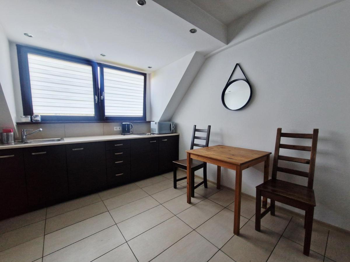 Efekt 19 - Housity