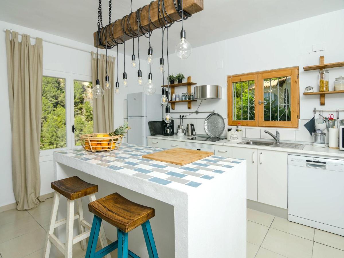 Villa in Moraira near Spanish Coast - Hizvo