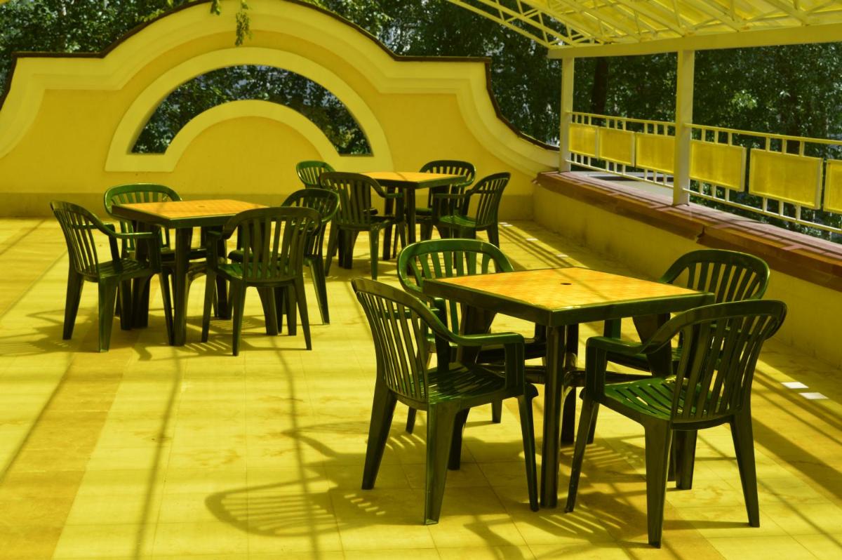 Hotel Golden Autumn - Housity