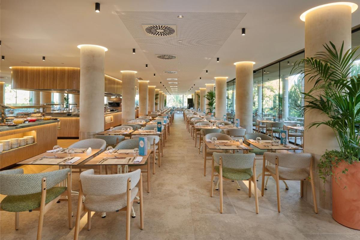 Un restaurante o sitio para comer en Grupotel Cala Marsal Nature Hotel - New Reopening 2025