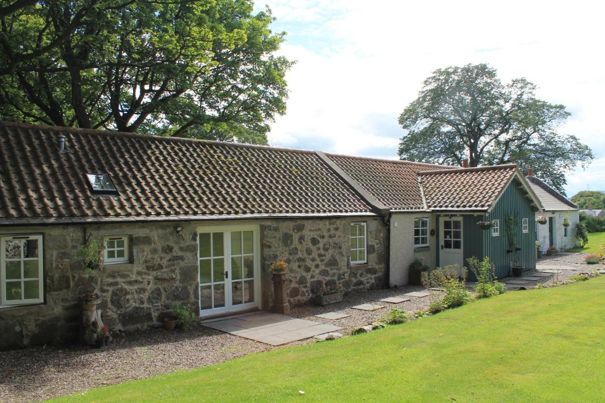 St Brandon House Country Cottages - Housity