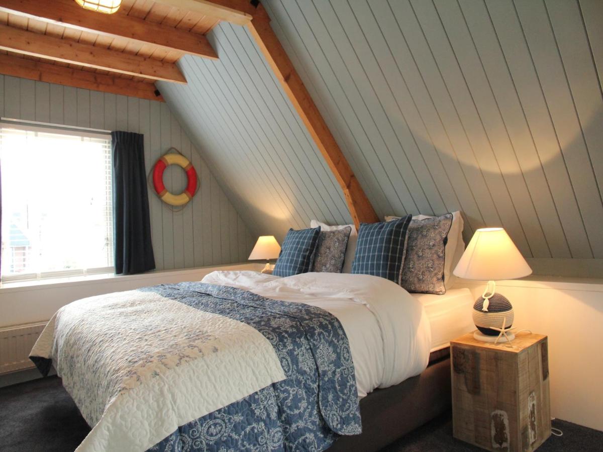 Lovely holiday home in Hindeloopen - Housity