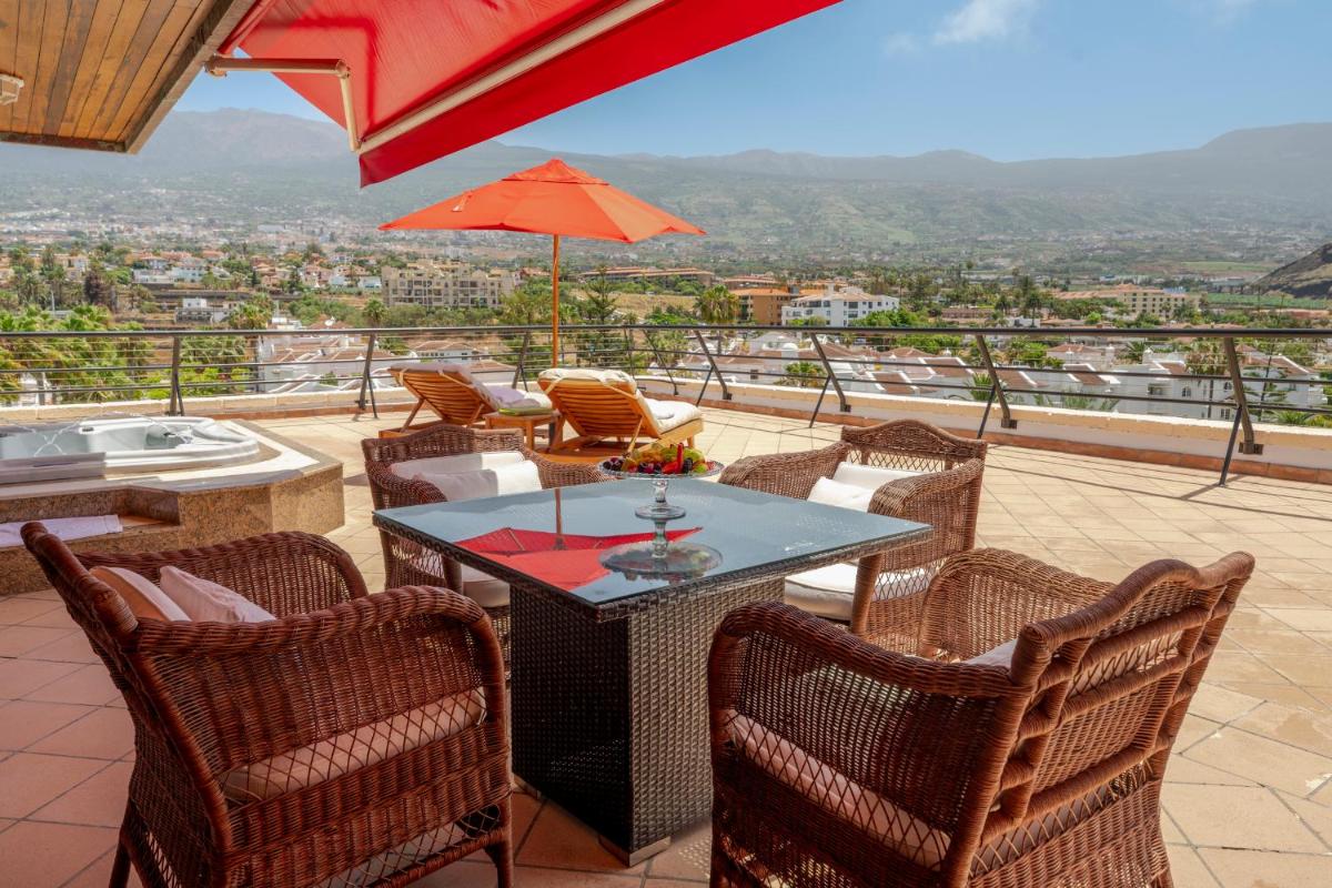 Vista general de una montaña o vista desde el hotel