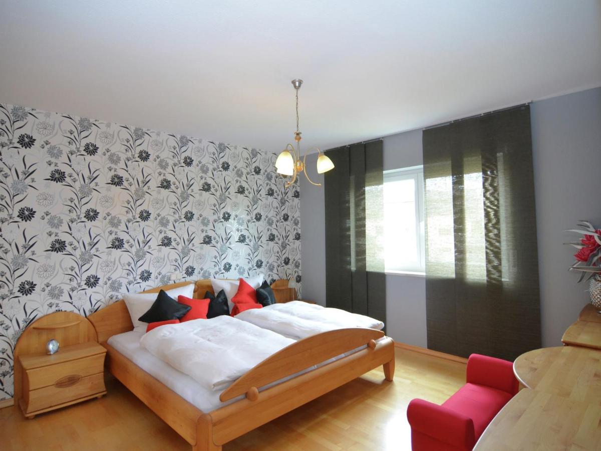 Wohnung in Burggrub mit Sauna und Garten - Housity