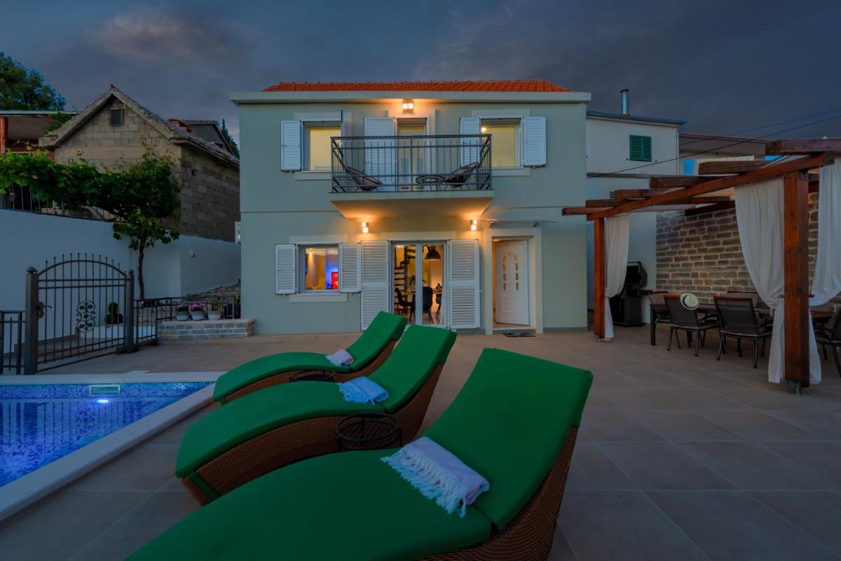 Holiday house ISA - Housity