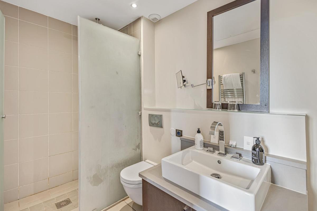 Salle de bains dans l'établissement Royal Mougins Golf, Hotel & Spa de Luxe