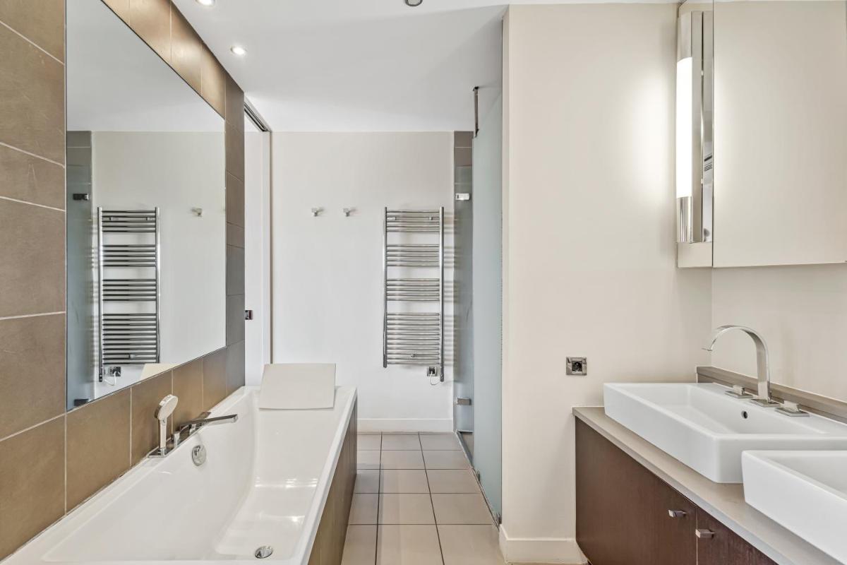 Salle de bains dans l'établissement Royal Mougins Golf, Hotel & Spa de Luxe