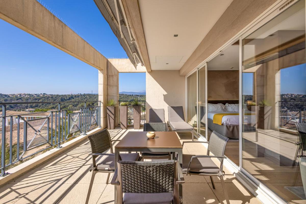 Balcon ou terrasse dans l'établissement Royal Mougins Golf, Hotel & Spa de Luxe