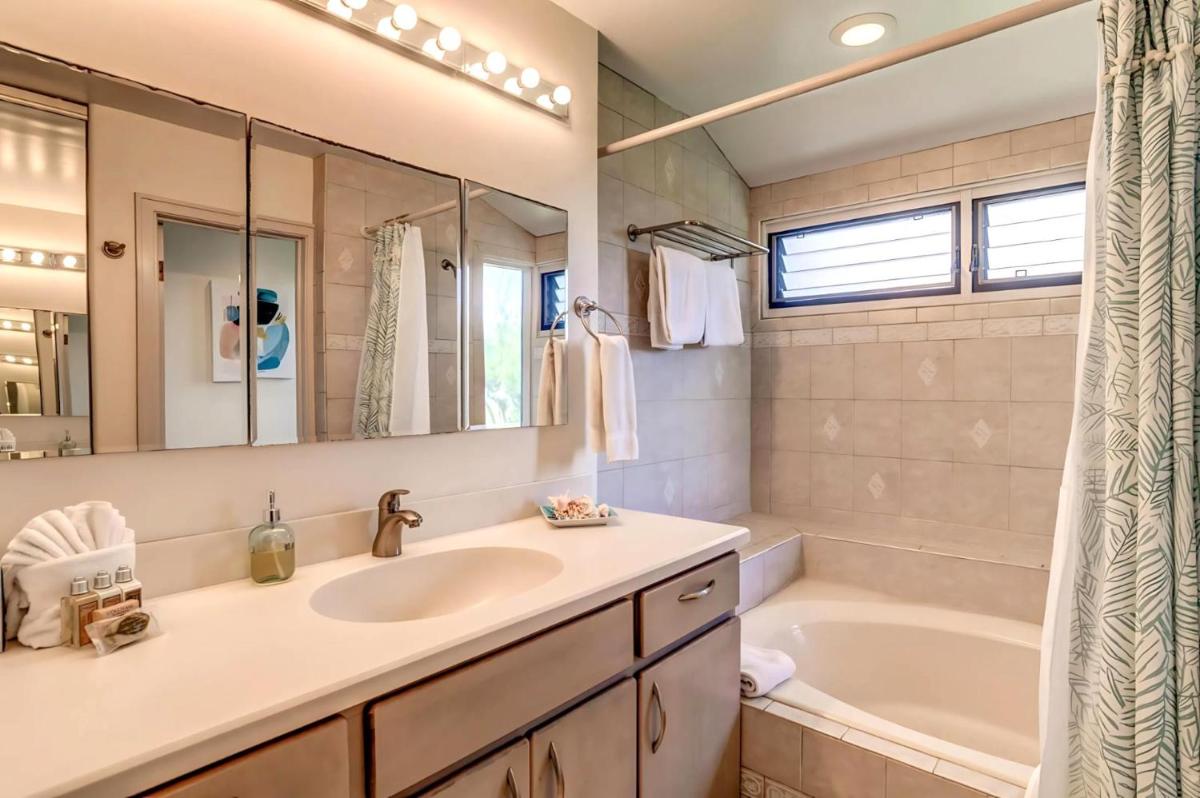 KBM Resorts: Kapalua Ridge Villas KRV-722 Large 2 story wOcean Views Includes Rental Car - Housity