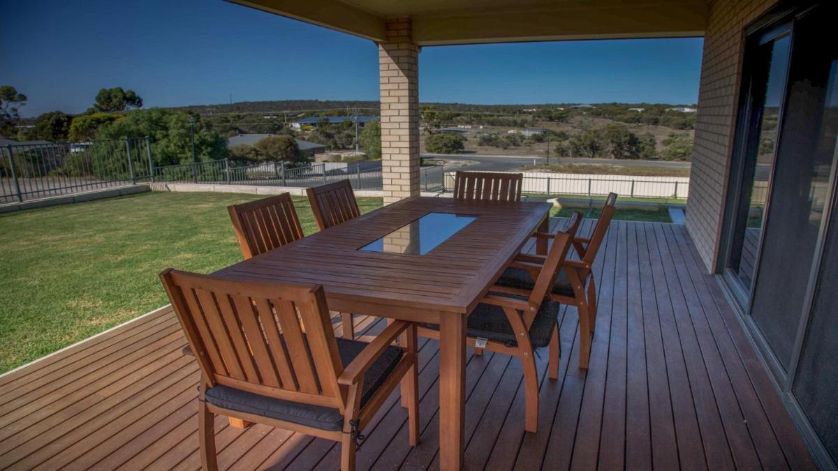 Highview on Victoria Coffin Bay - Housity