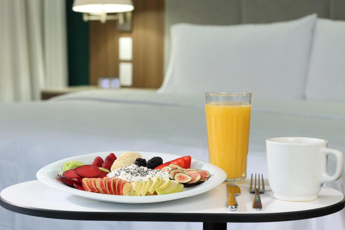 Holiday Inn Hotel & Suites Mexico Medica Sur by IHG - Housity