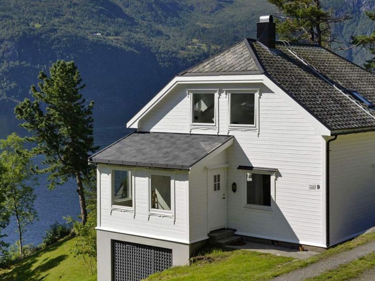 10 person holiday home in Stordal - Housity