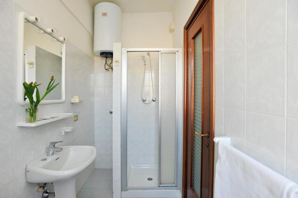 Hotel Bacco Rooms and Breakfast - Housity