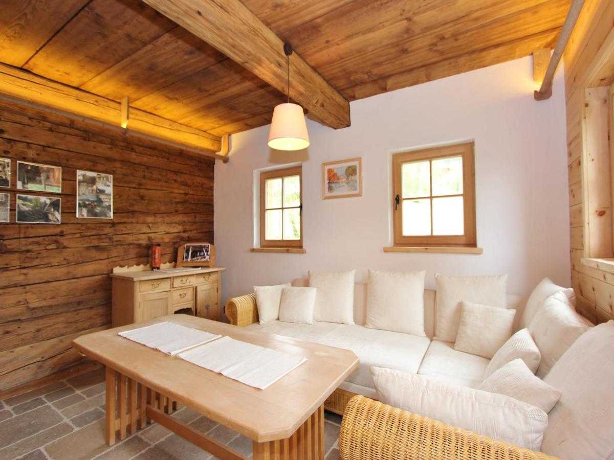 Chalet on the ski slope in St Johann in Tyrol - Housity