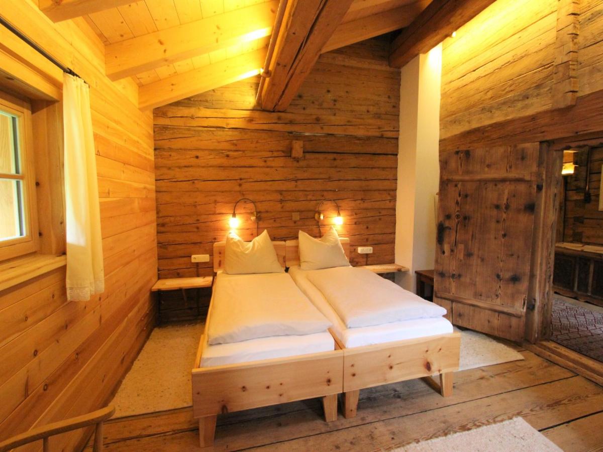 Chalet on the ski slope in St Johann in Tyrol - Housity