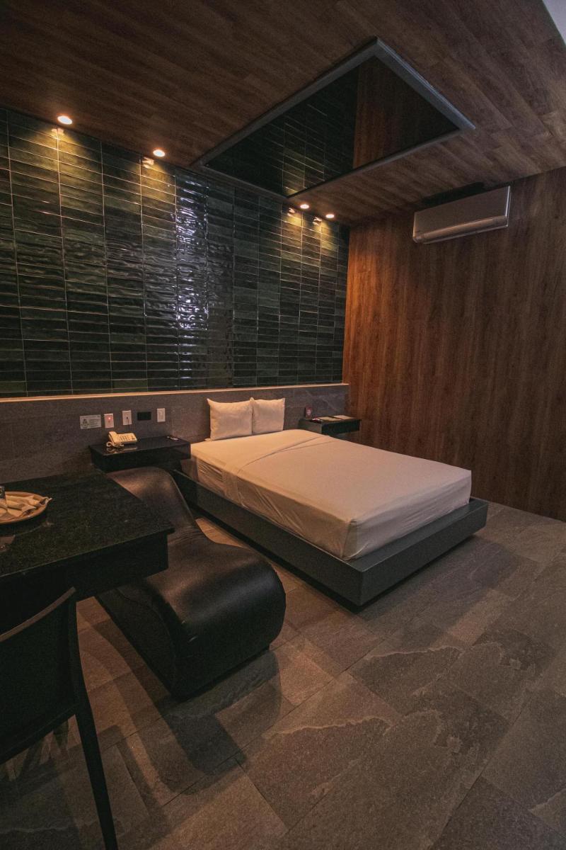 Zen Motel By RGS - Housity