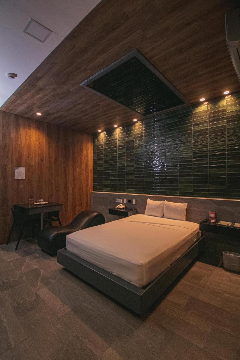 Zen Motel By RGS - Housity