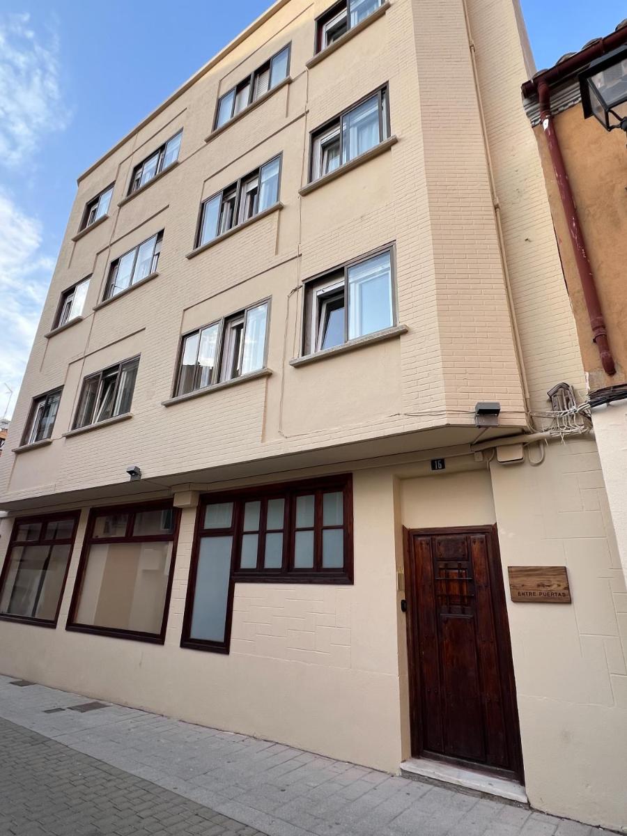 Hostal Entre Puertas - Housity