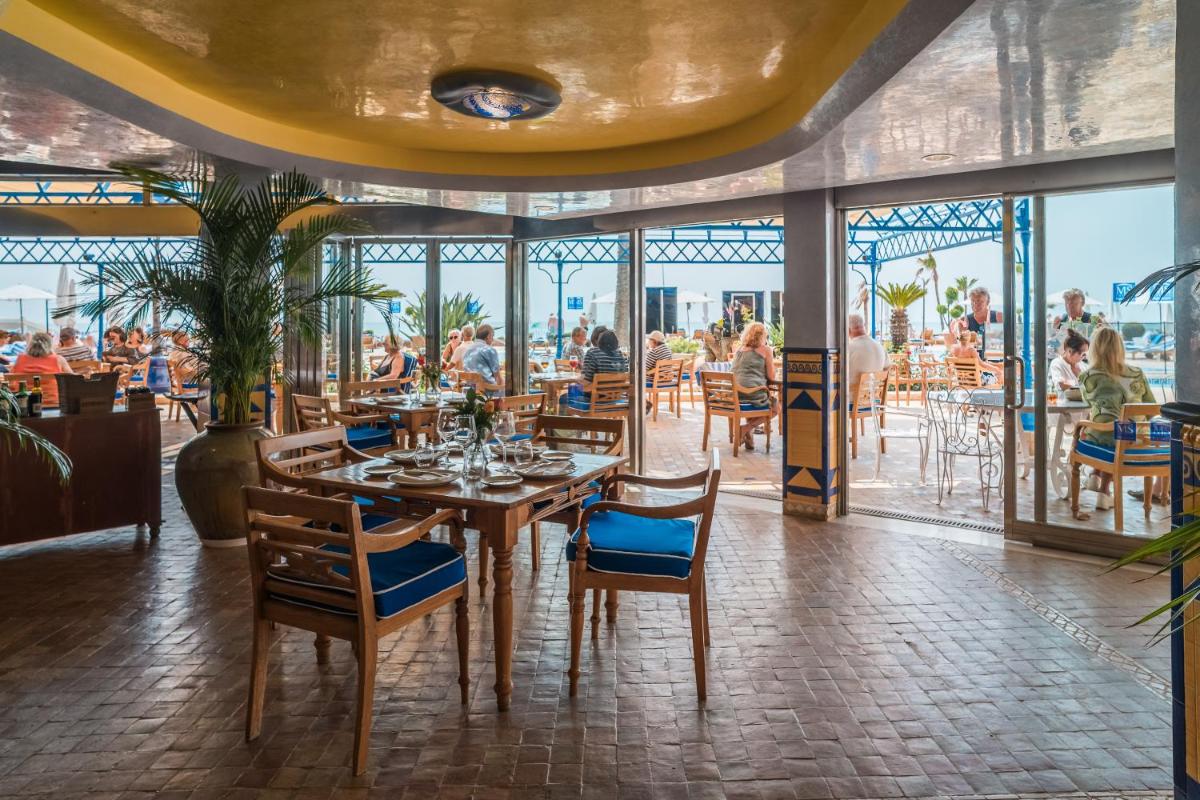 Un restaurante o sitio para comer en MS Amaragua
