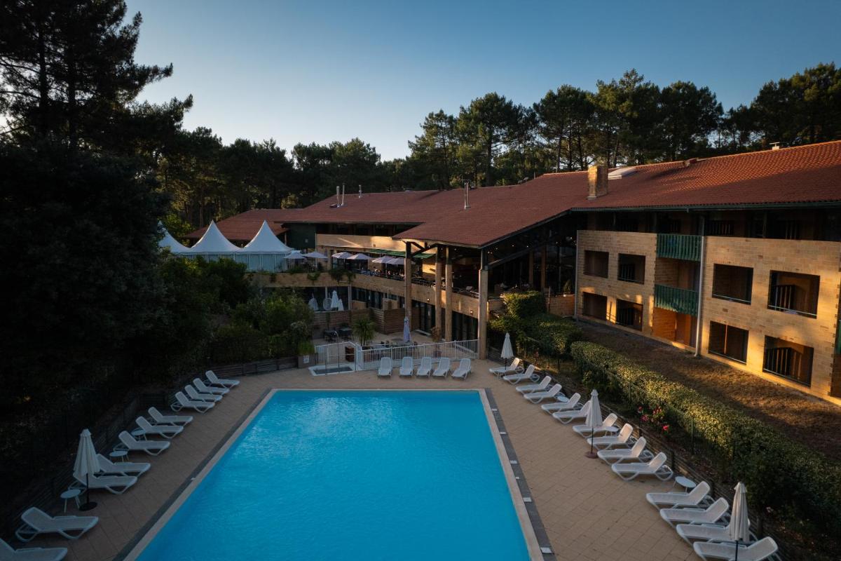 Piscine de l'établissement Hôtel & Spa Vitalparc, The Originals Collection ou située à proximité