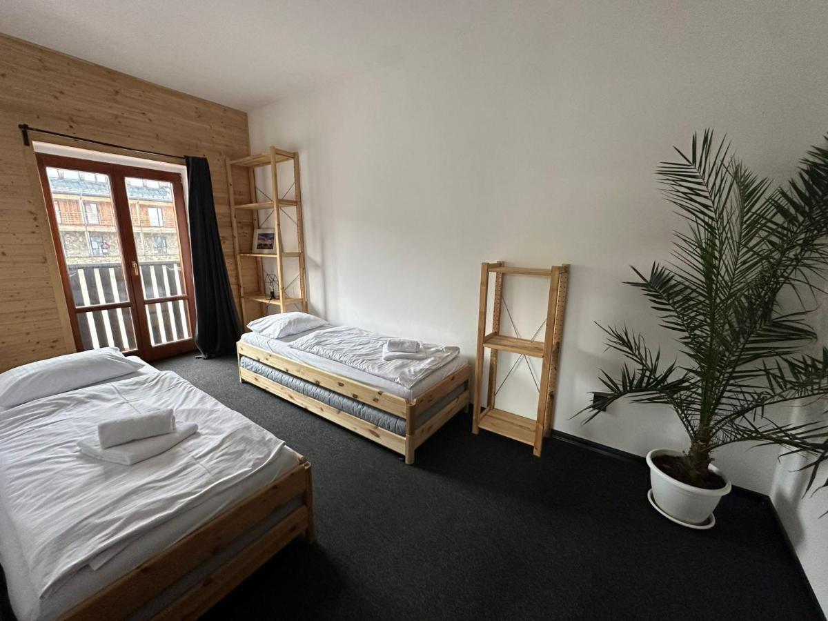 Kvildahotel - Housity