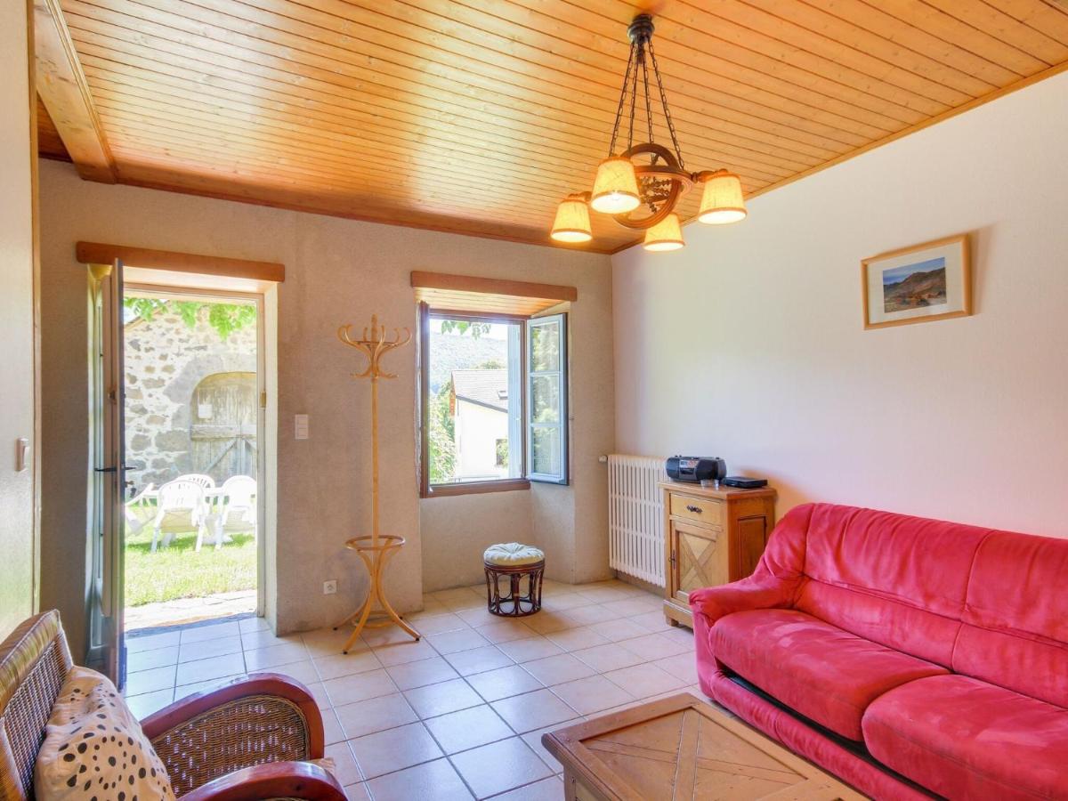 Vic-sur-Cère Family Nest - Housity