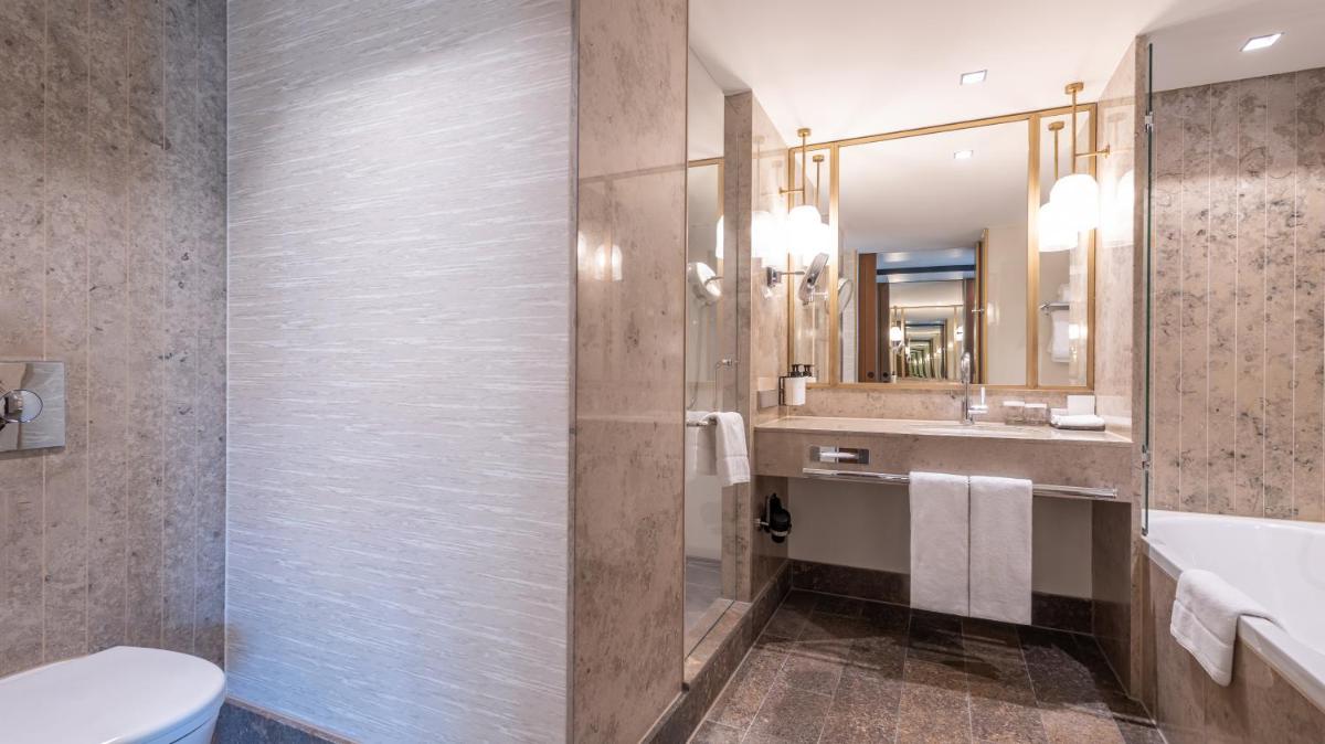 Ein Badezimmer in der Unterkunft InterContinental Berlin by IHG