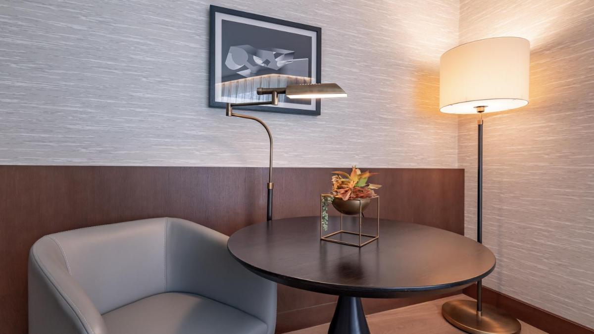 Ein Sitzbereich in der Unterkunft InterContinental Berlin by IHG
