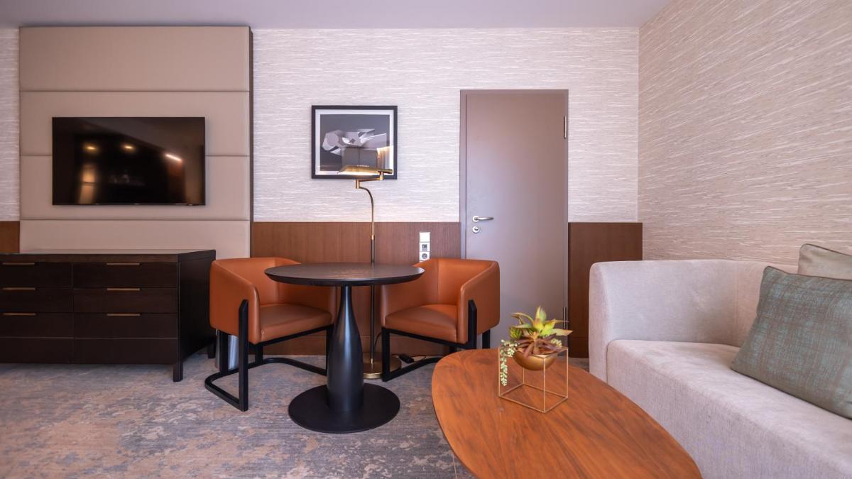 Ein Sitzbereich in der Unterkunft InterContinental Berlin by IHG