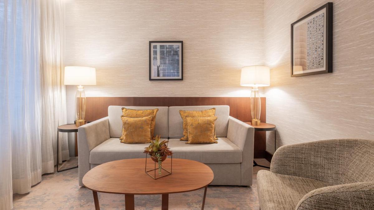 Ein Sitzbereich in der Unterkunft InterContinental Berlin by IHG