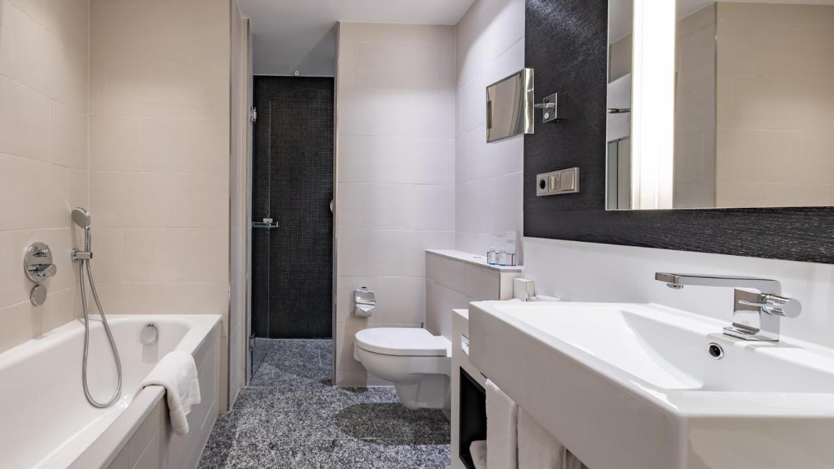 Ein Badezimmer in der Unterkunft InterContinental Berlin by IHG